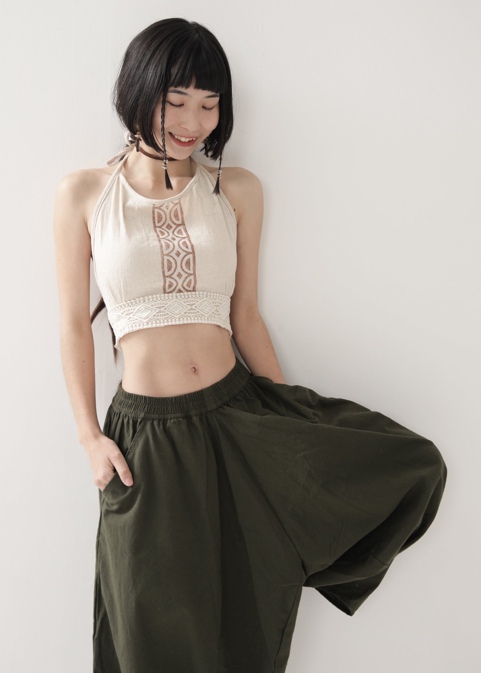 トップス sophia Tribal Earth] SOPHIA レース刺繍 ホルタークロップトップス | KujA