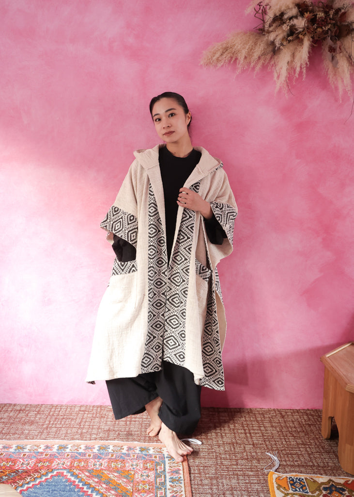 カディ　コート　インド　羽織　キャリコなど手仕事好きな方に ZARIA] 厚手カディ/ 幾何学 Kimono 和羽織・ガウンコート | KujA