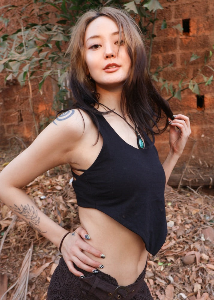 SOL] Axis Black Hem ライクラ・クロップトップ | KujA