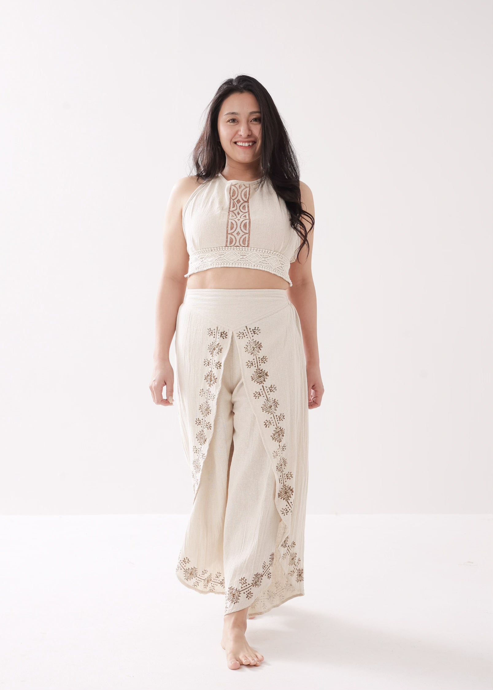 Tribal Earth] SOPHIA レース刺繍 ホルタークロップトップス | KujA