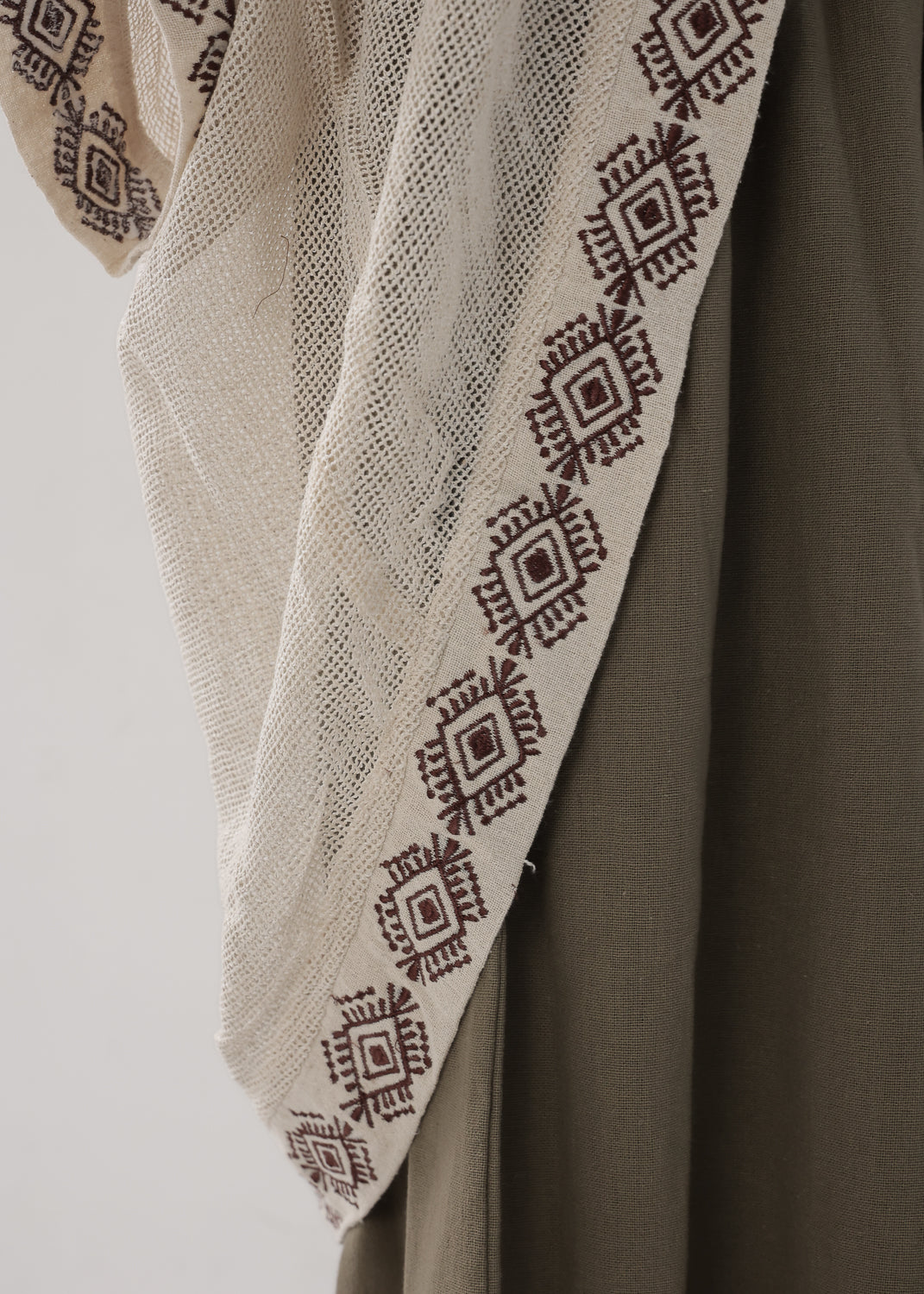 [HINO Ivory /ハンドメイド刺繍] フィッシュテール・コットンニット羽織 Kimono