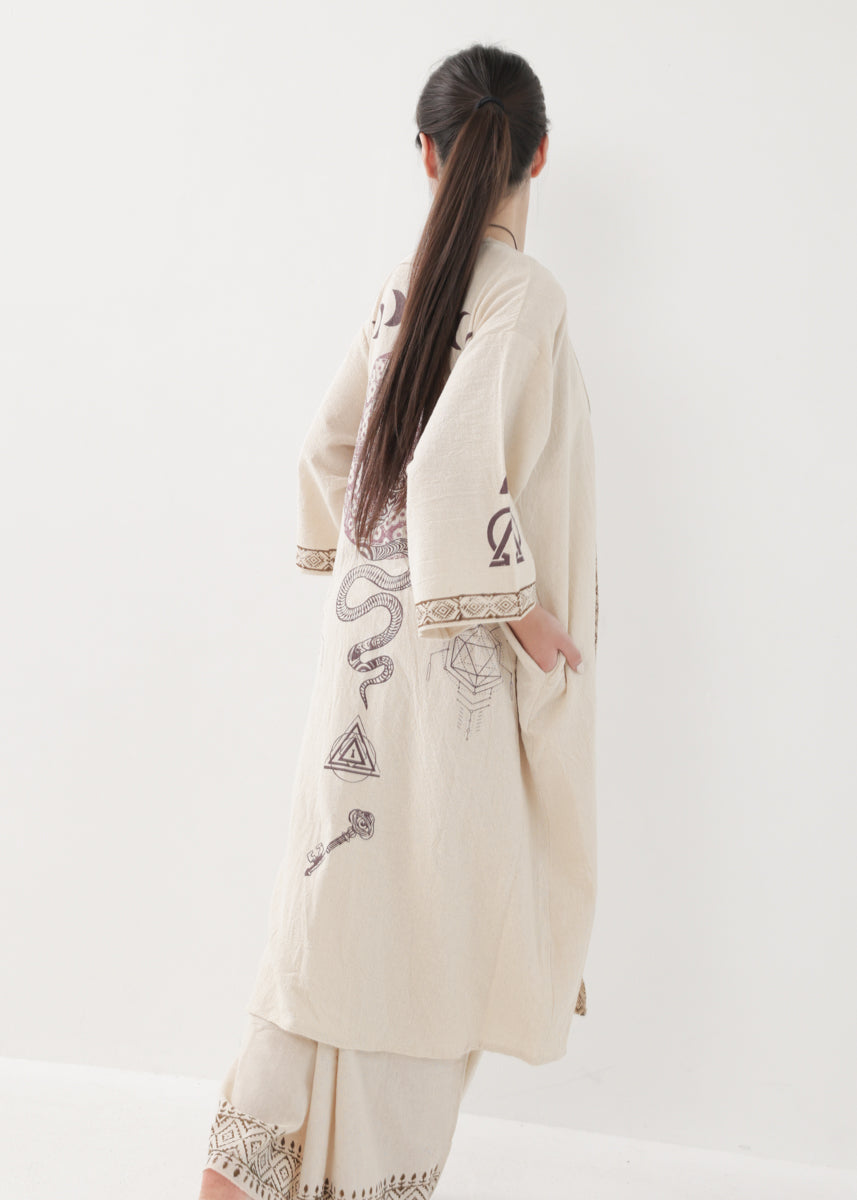 [奇なりの高次元場 × KujA コラボ限定品] KANNAGI ジオトリム・ストレートローブ