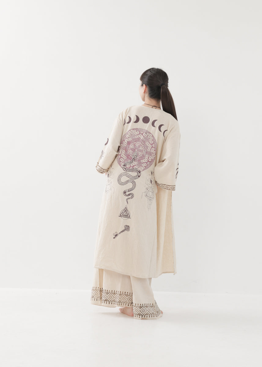 [奇なりの高次元場 × KujA コラボ限定品] KANNAGI ジオトリム・ストレートローブ