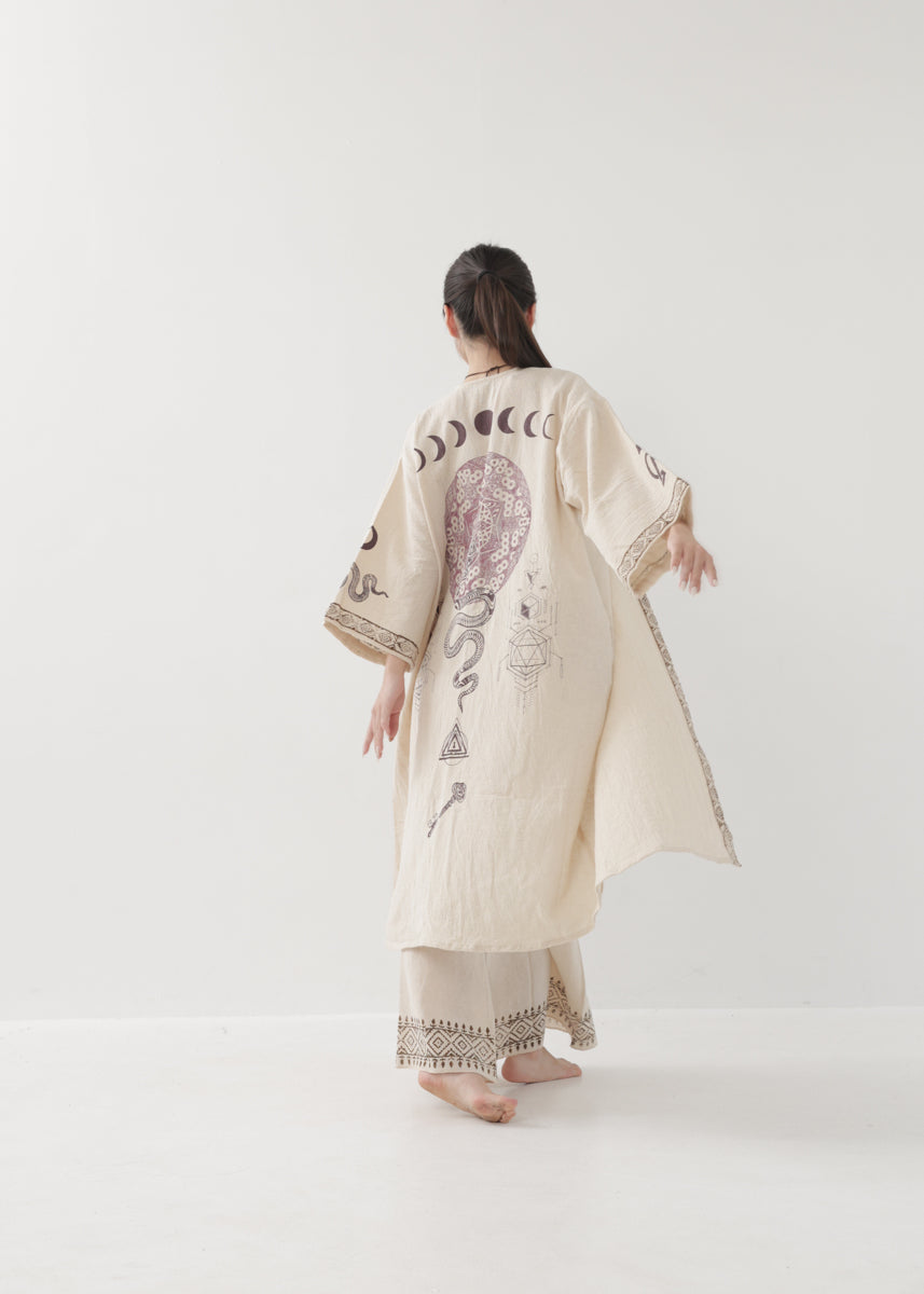 [奇なりの高次元場 × KujA コラボ限定品] KANNAGI ジオトリム・ストレートローブ