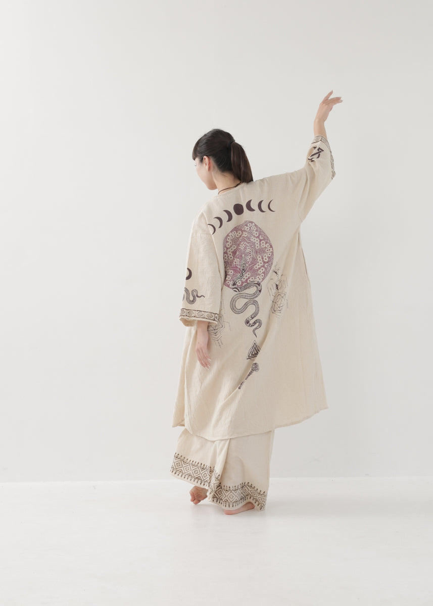 [奇なりの高次元場 × KujA コラボ限定品] KANNAGI ジオトリム・ストレートローブ