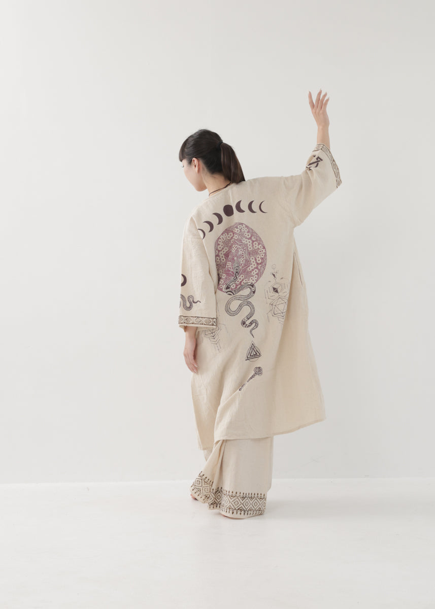 [奇なりの高次元場 × KujA コラボ限定品] KANNAGI ジオトリム・ストレートローブ