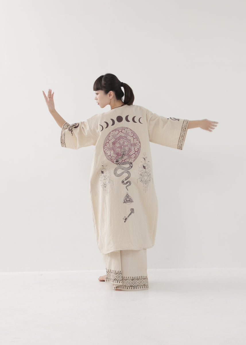 [奇なりの高次元場 × KujA コラボ限定品] KANNAGI ジオトリム・ストレートローブ