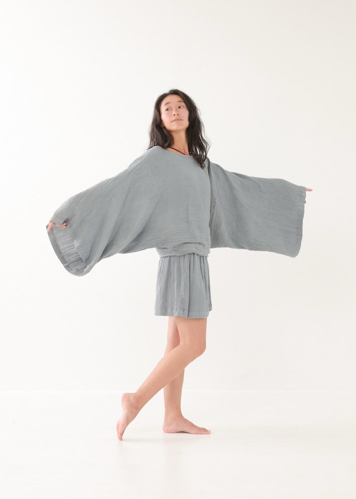 [NATURE FLOW / セットアップ] 平織りボートフレアトップス＆キュロット (Blue Gray)