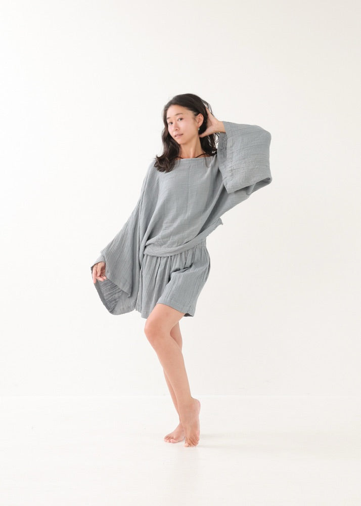 [NATURE FLOW / セットアップ] 平織りボートフレアトップス＆キュロット (Blue Gray)
