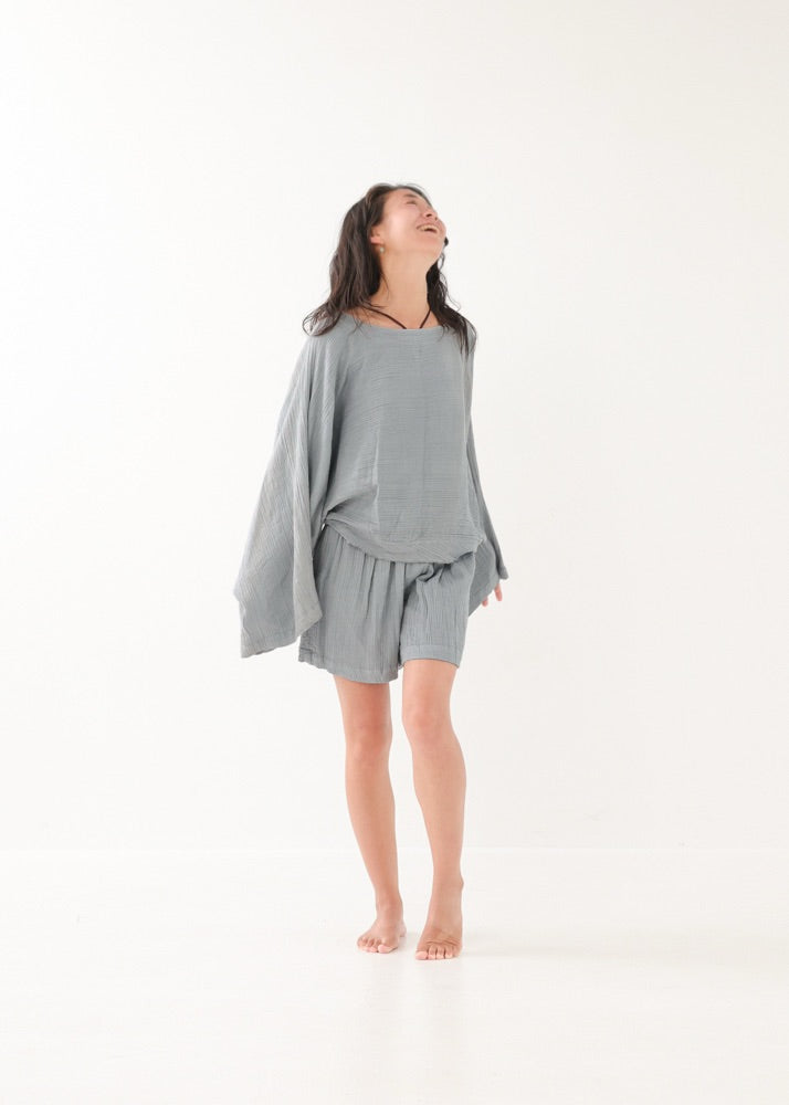 [NATURE FLOW / セットアップ] 平織りボートフレアトップス＆キュロット (Blue Gray)