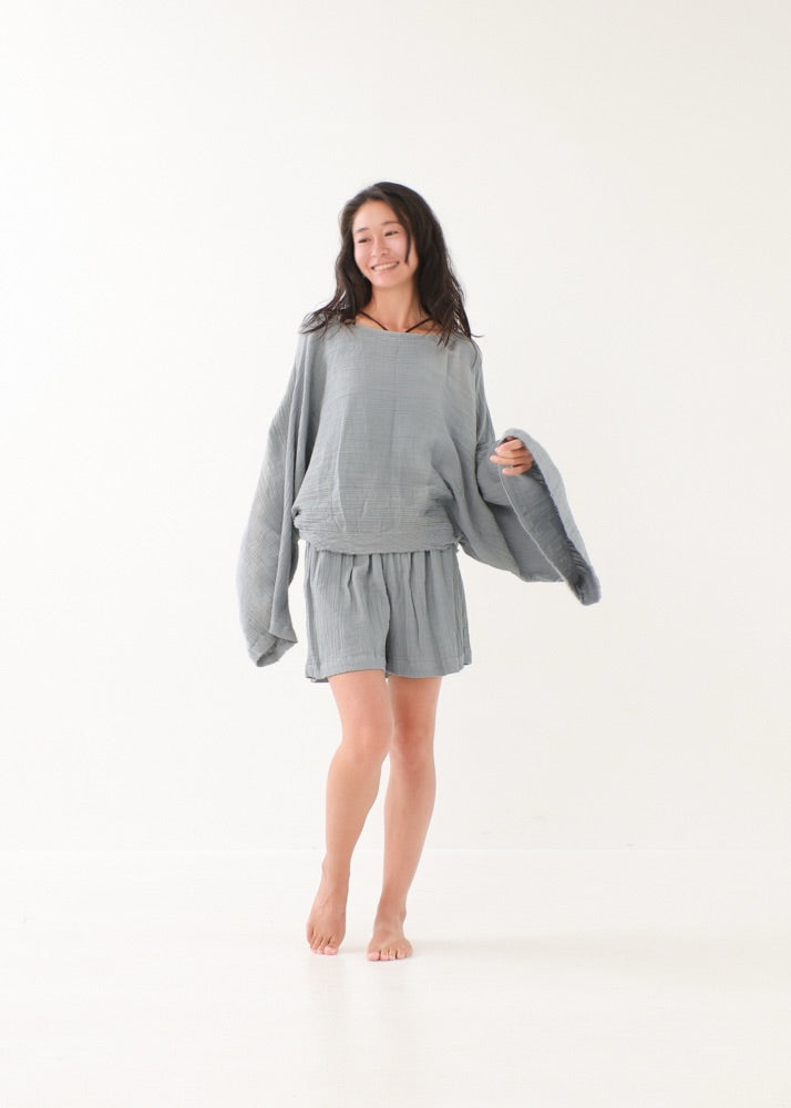 [NATURE FLOW / セットアップ] 平織りボートフレアトップス＆キュロット (Blue Gray)