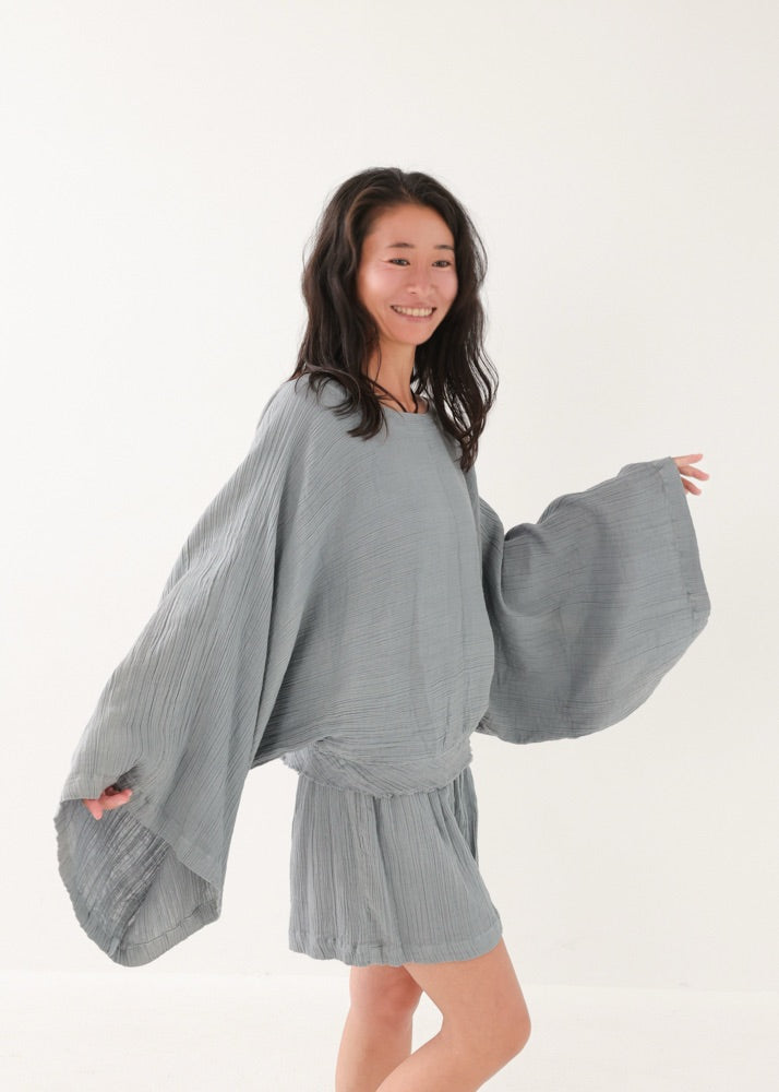 [NATURE FLOW / セットアップ] 平織りボートフレアトップス＆キュロット (Blue Gray)