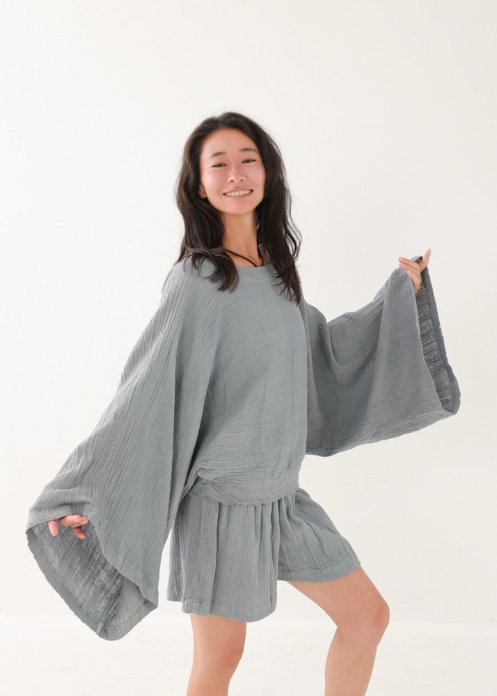 [NATURE FLOW / セットアップ] 平織りボートフレアトップス＆キュロット (Blue Gray)