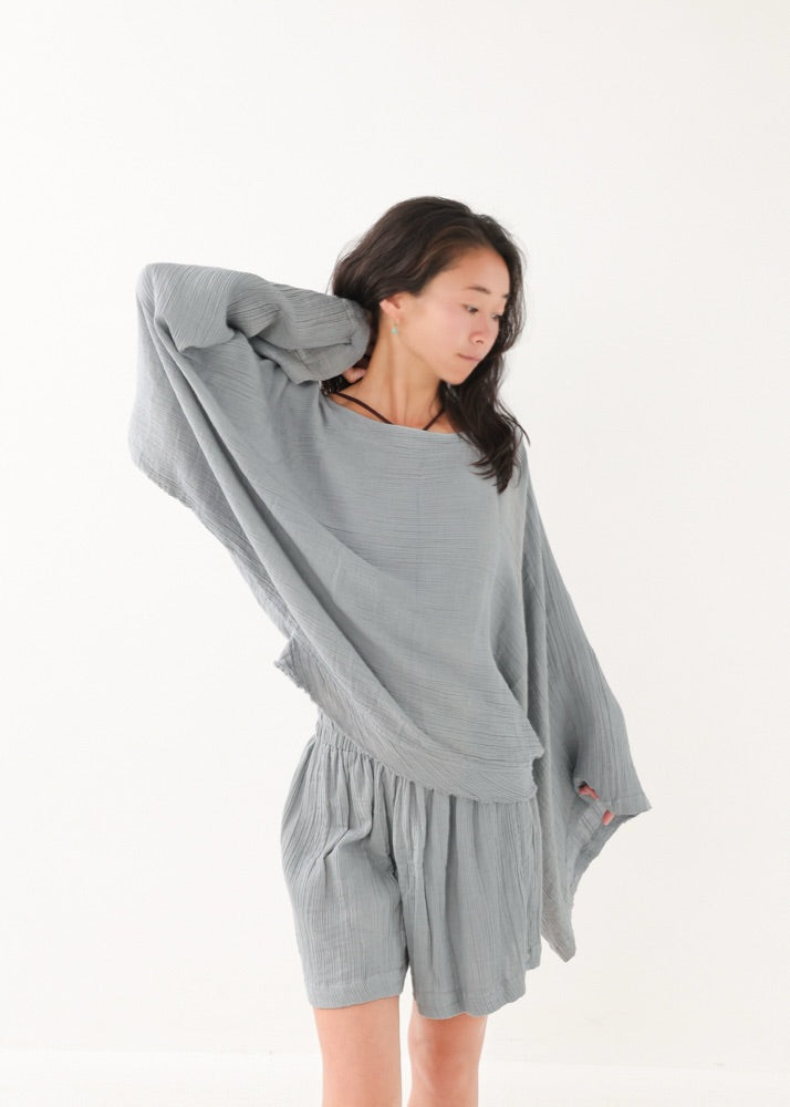 [NATURE FLOW / セットアップ] 平織りボートフレアトップス＆キュロット (Blue Gray)