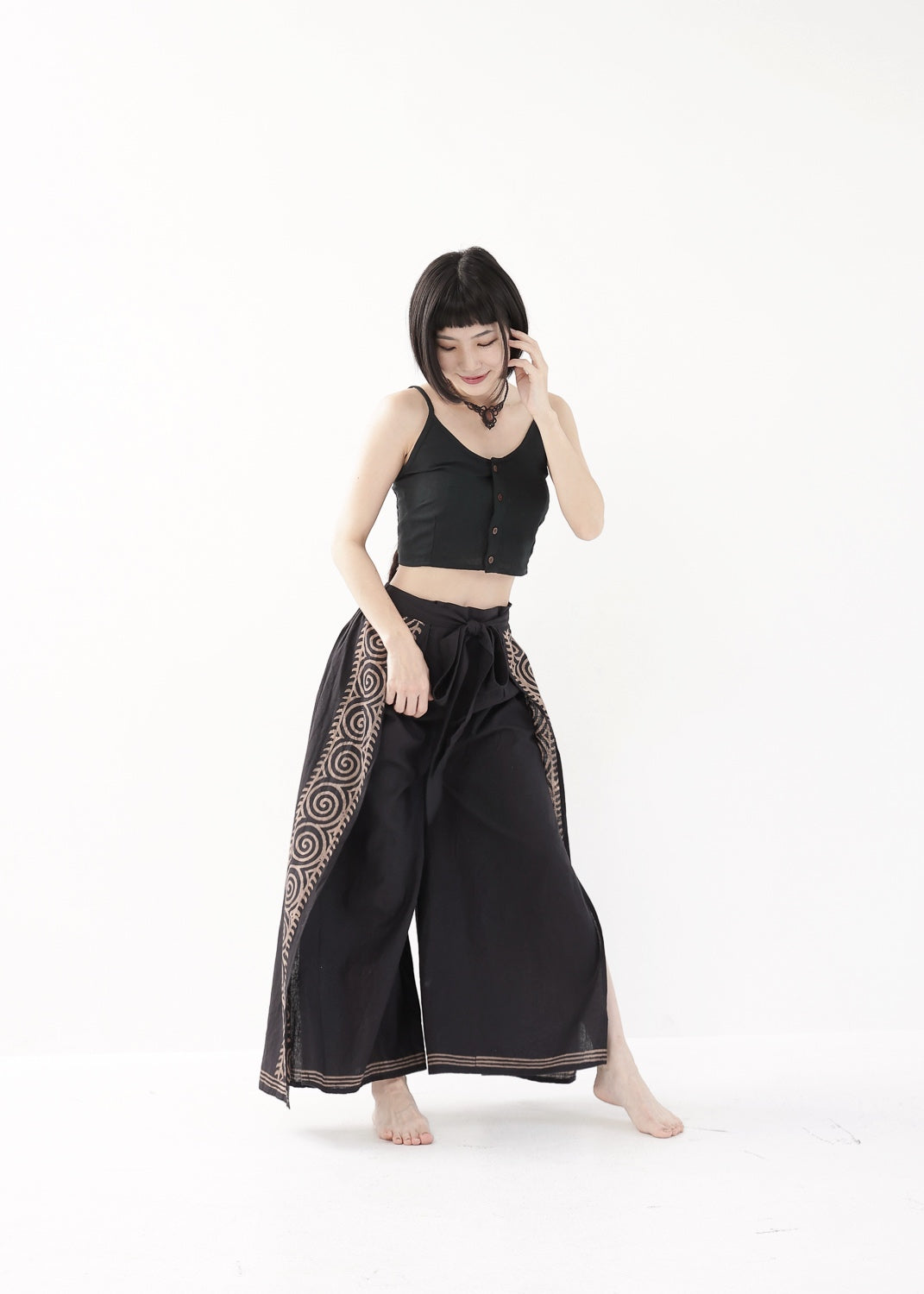 [Khadi of Love] ココナッツボタン・クロップドキャミソール 全2色