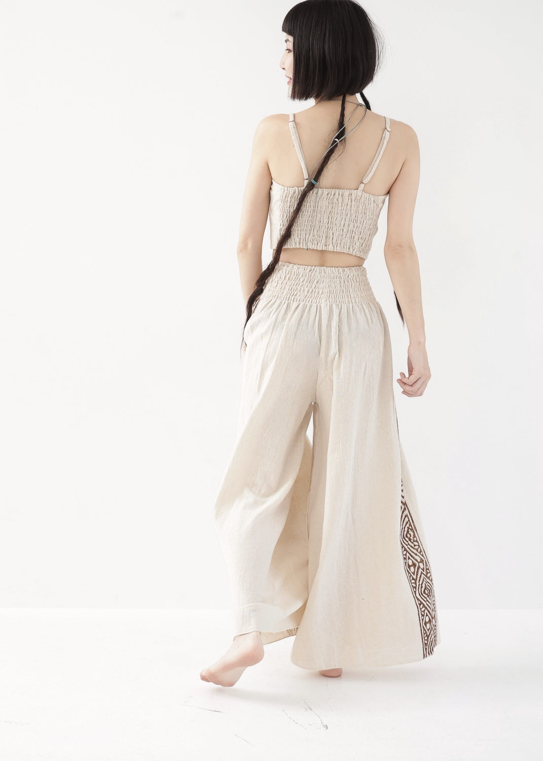 [Khadi of Love] ココナッツボタン・クロップドキャミソール 全2色
