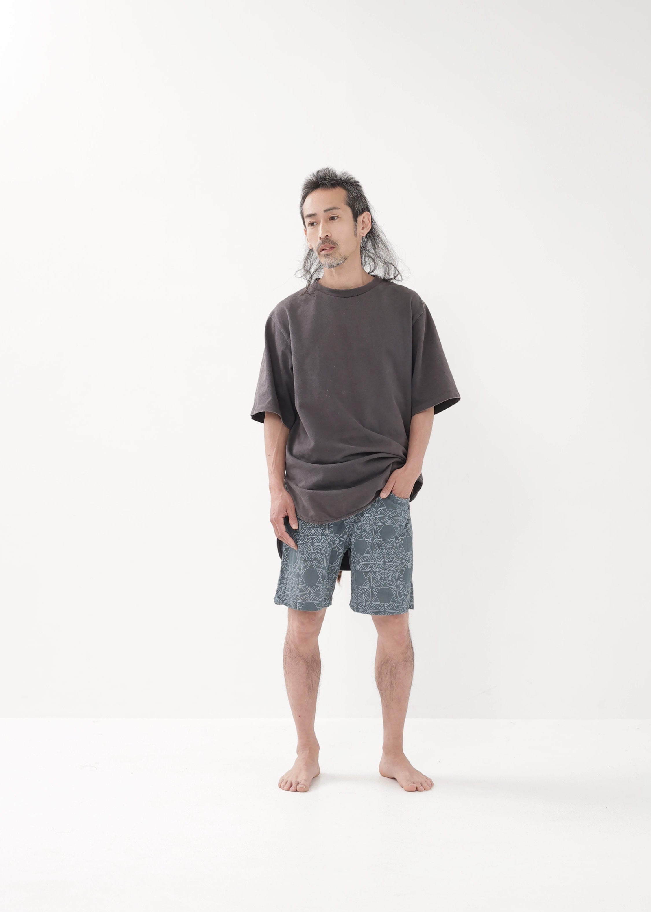 [紡生/ユニセックス] ハンドスクリーン 麻柄・ミッドハーフパンツ 全2色