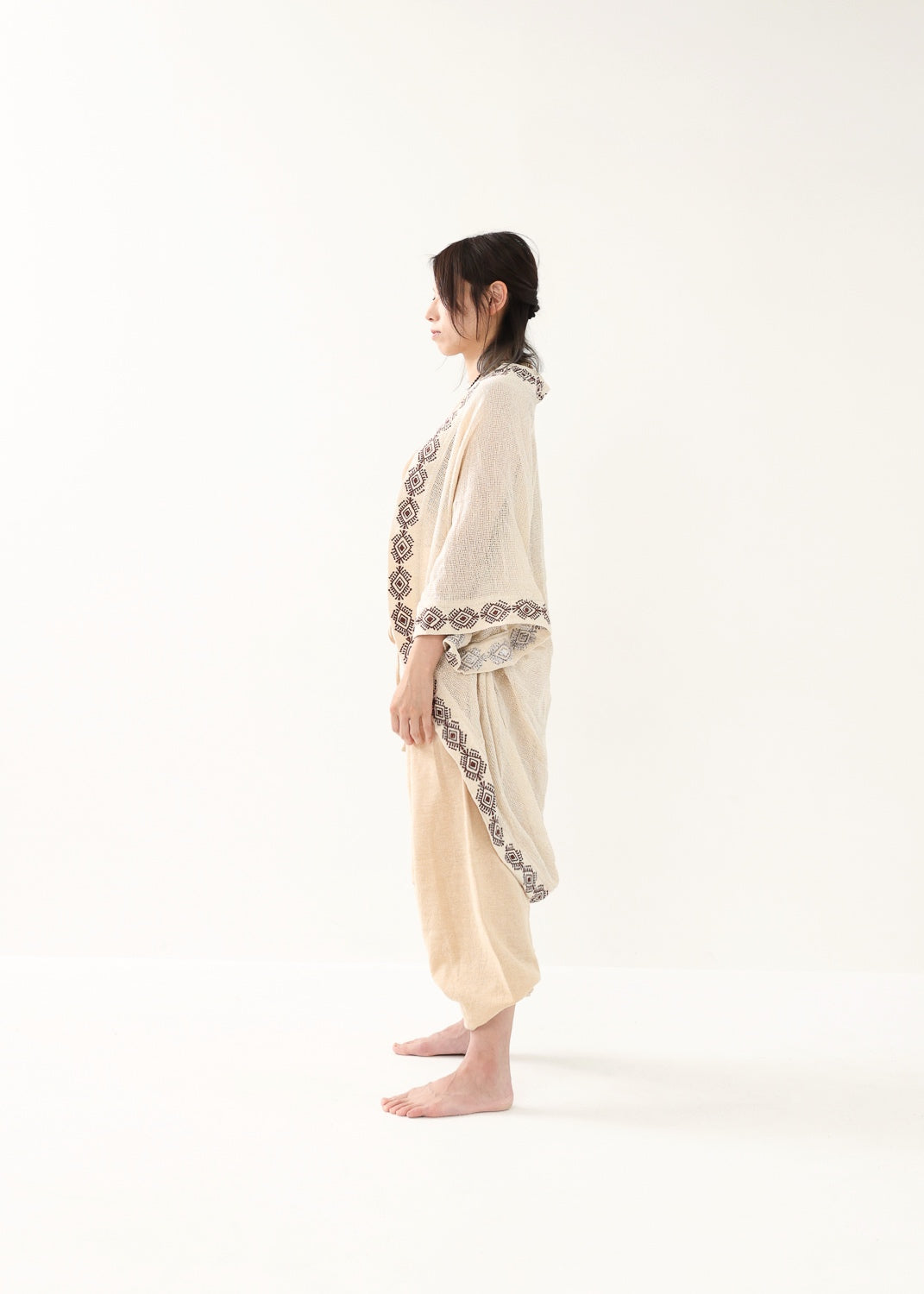 [HINO Ivory /ハンドメイド刺繍] フィッシュテール・コットンニット羽織 Kimono
