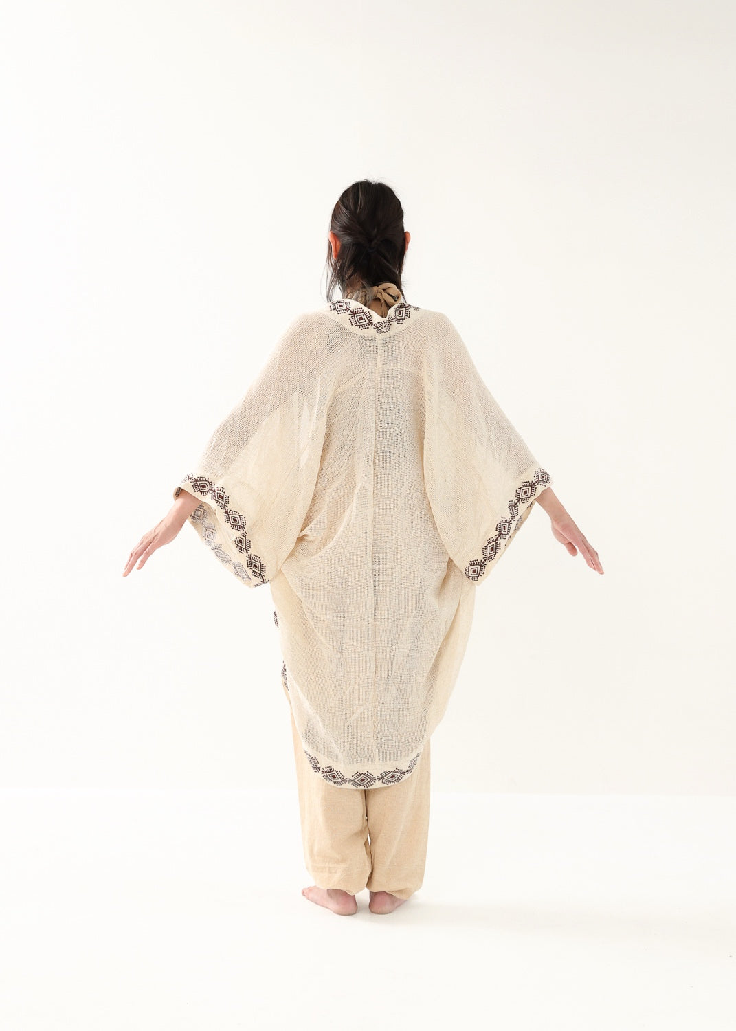 [HINO Ivory /ハンドメイド刺繍] フィッシュテール・コットンニット羽織 Kimono