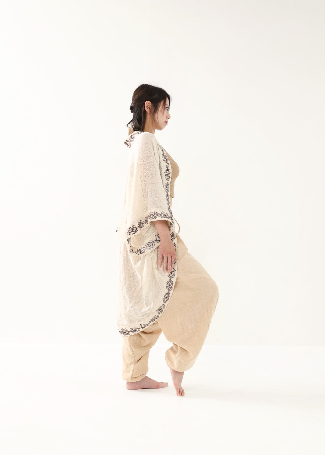 [HINO Ivory /ハンドメイド刺繍] フィッシュテール・コットンニット羽織 Kimono