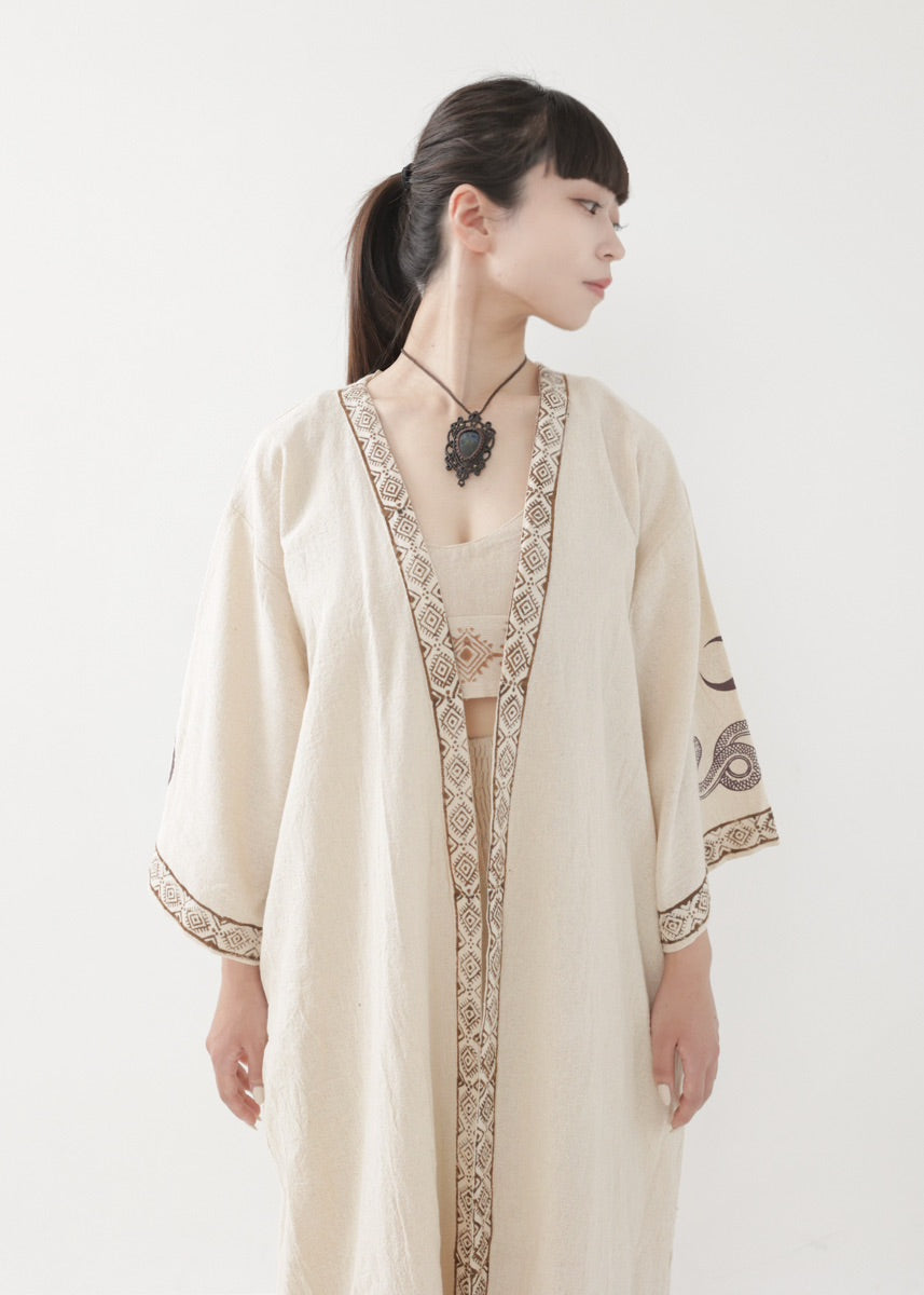 [奇なりの高次元場 × KujA コラボ限定品] KANNAGI ジオトリム・ストレートローブ