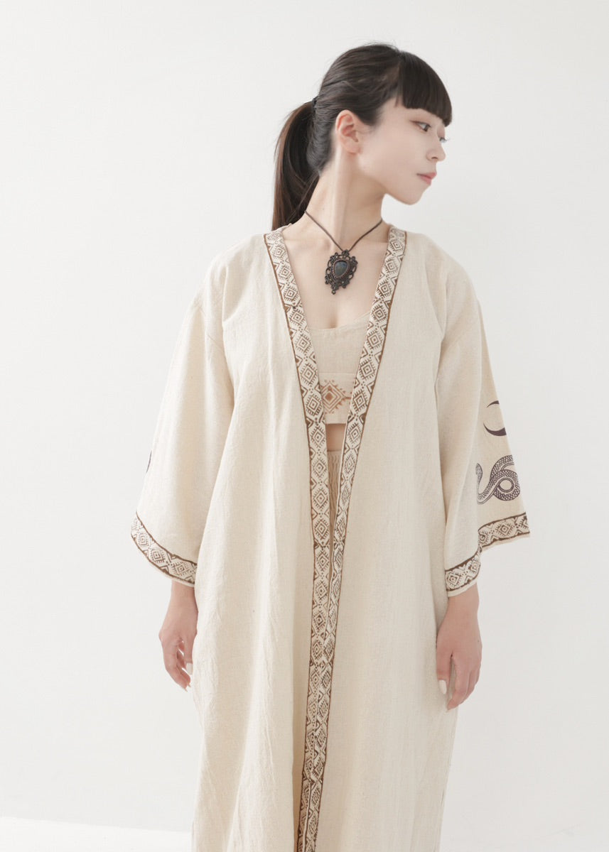 [奇なりの高次元場 × KujA コラボ限定品] KANNAGI ジオトリム・ストレートローブ