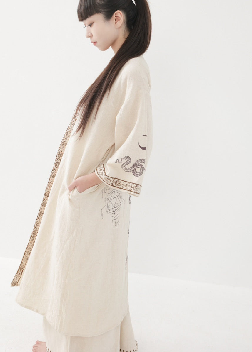 [奇なりの高次元場 × KujA コラボ限定品] KANNAGI ジオトリム・ストレートローブ