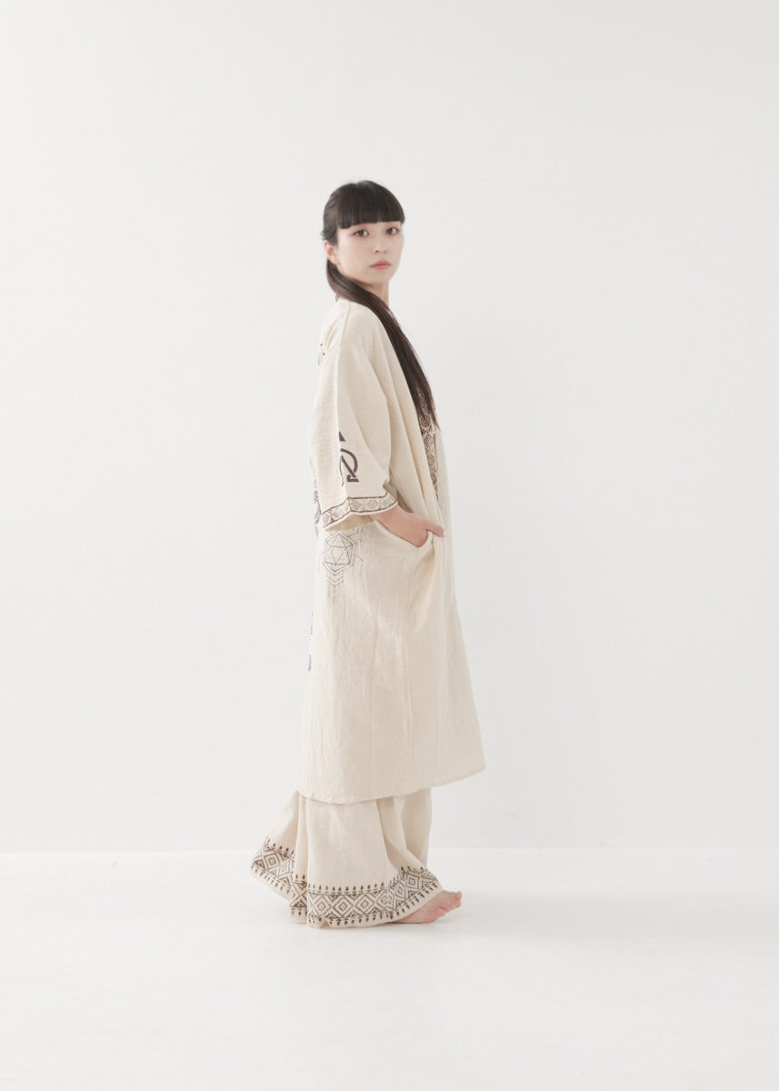 [奇なりの高次元場 × KujA コラボ限定品] KANNAGI ジオトリム・ストレートローブ