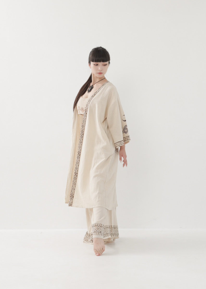 [奇なりの高次元場 × KujA コラボ限定品] KANNAGI ジオトリム・ストレートローブ
